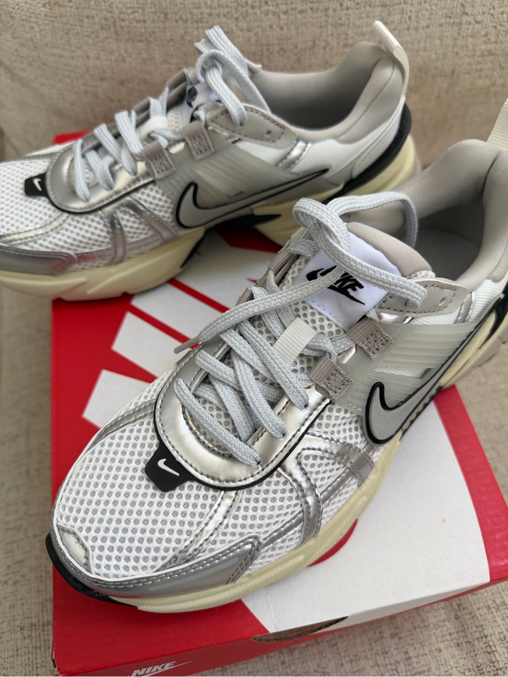 Nike V2K Run Running Shoes Women’s Size 6.5 - Picture 4 of 5
